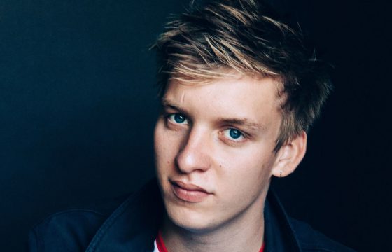 George Ezra : "Les réseaux sociaux sont terriblement addictifs"