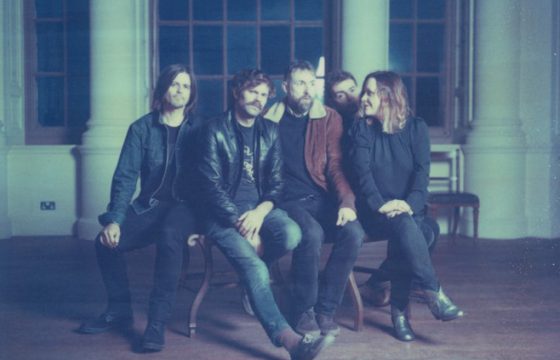 Slowdive : "Si vous voulez entendre parler du Brexit, allumez la télé !"