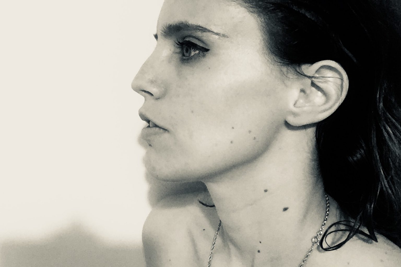 Anna Calvi est enfin de retour !