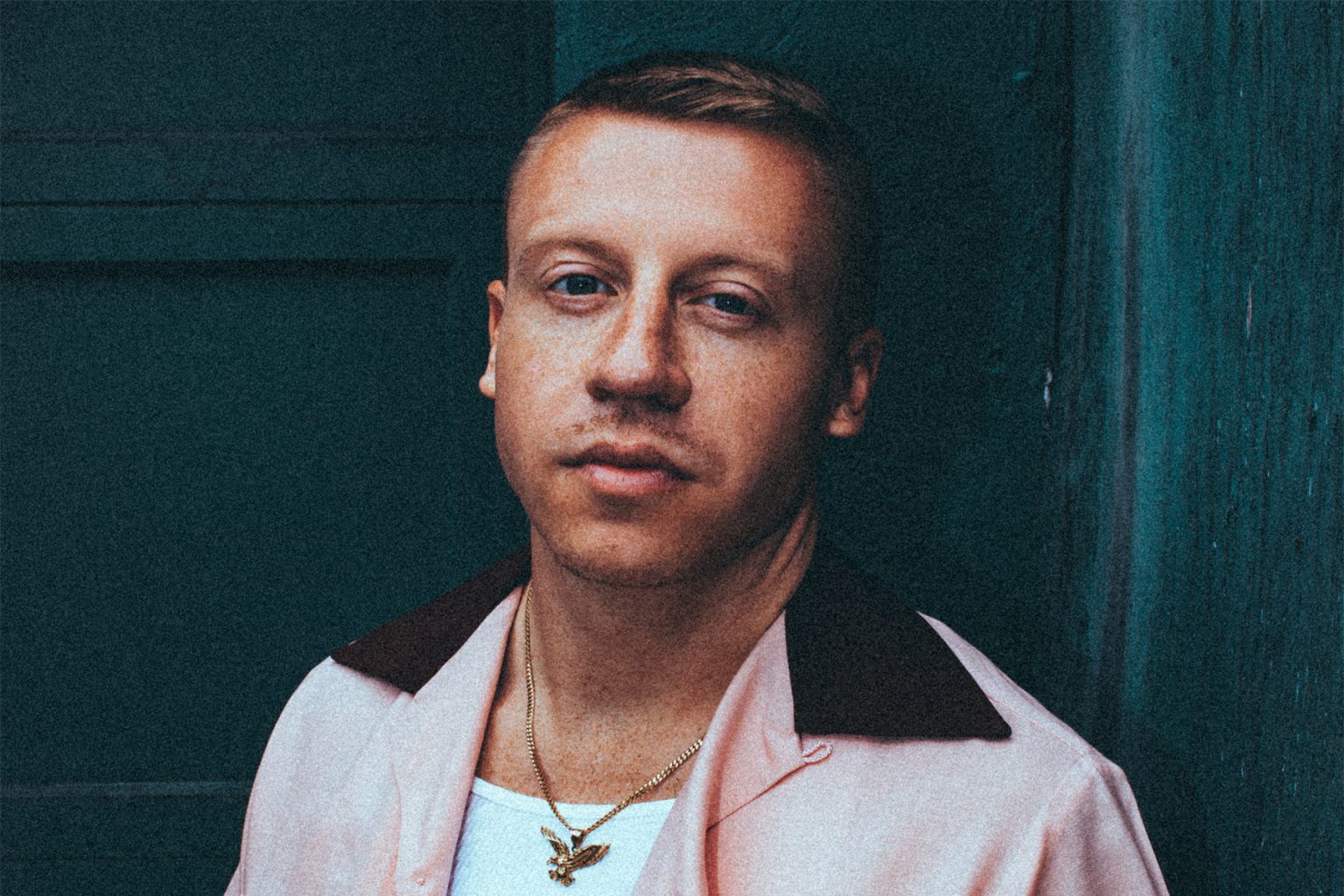 Macklemore hypnotisé dans son dernier clip