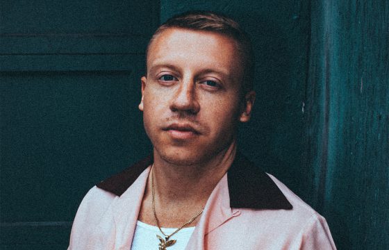 Macklemore hypnotisé dans son dernier clip