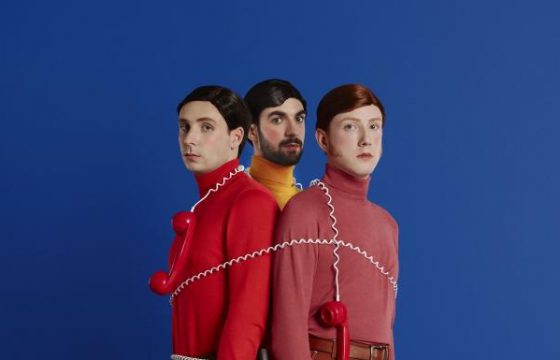 Le quatrième album des Two Door Cinema Club est enfin disponible !