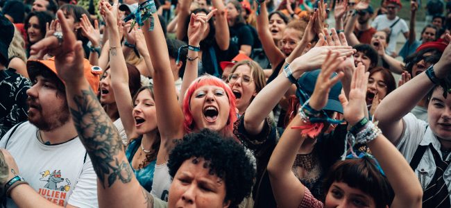 Rock en Seine 2023, jour 2 : la parole aux guitares